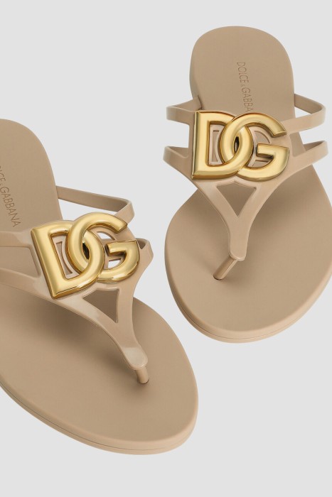 Товар бежевого цвета с внутренней стороны