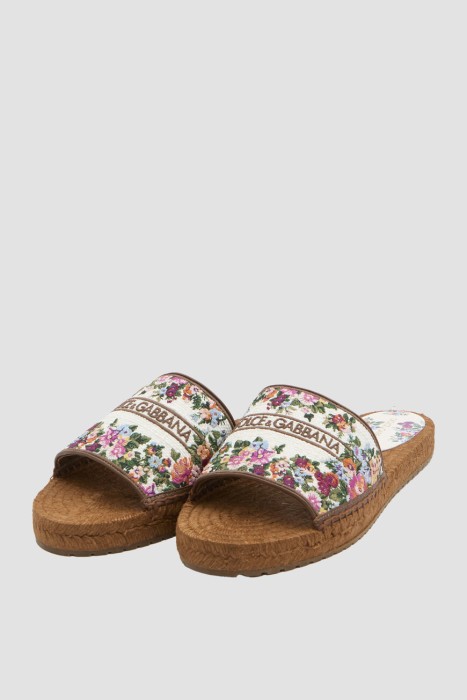 шлепанцы  от бренда dolce & gabbana вид слева