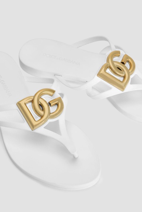 Товар белого цвета с внутренней стороны