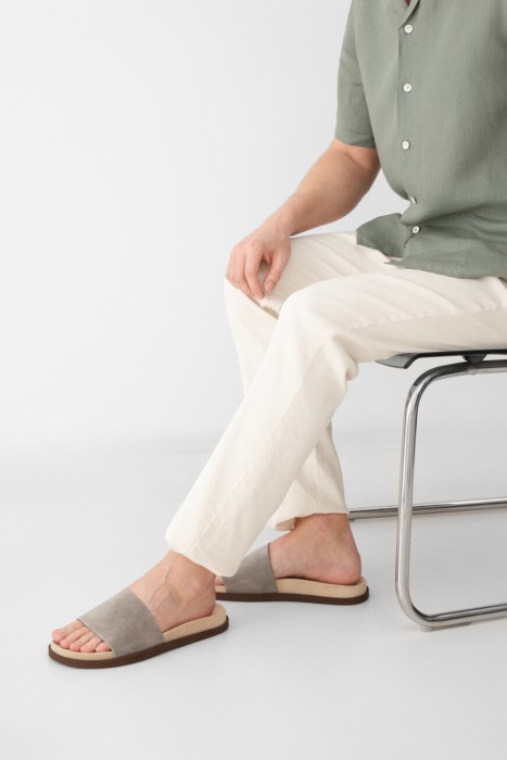 шлепанцы  от бренда brunello cucinelli вид слева