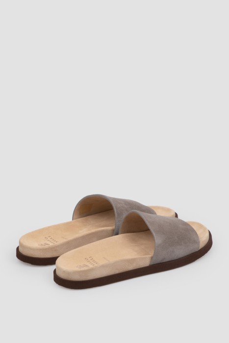 Товар серого цвета с внутренней стороны