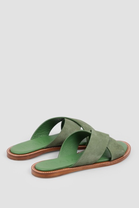 Товар зеленого цвета с внутренней стороны