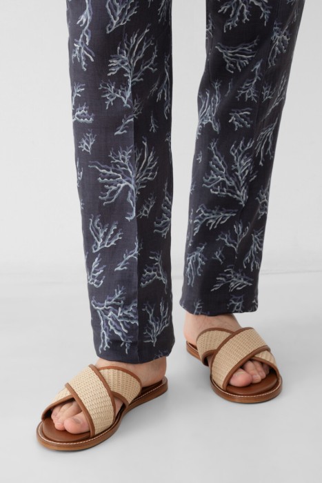 шлепанцы  от бренда isaia вид слева