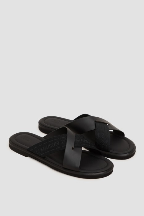 шлепанцы  от бренда zilli вид слева