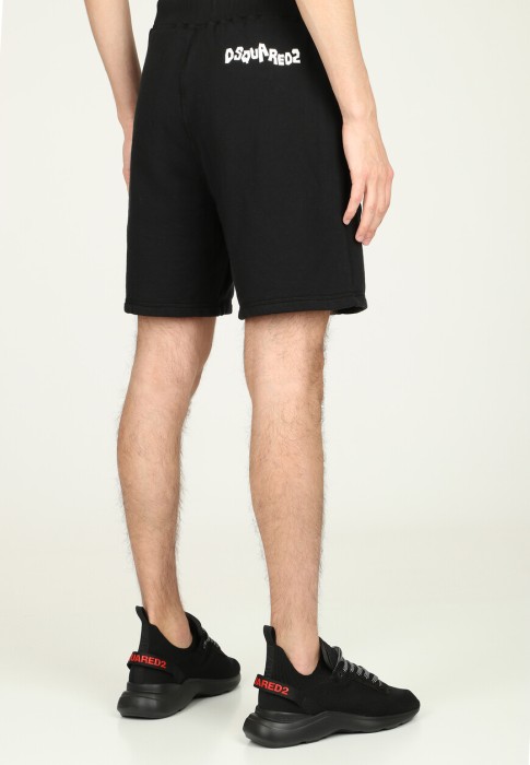 Товар черного цвета с внутренней стороны