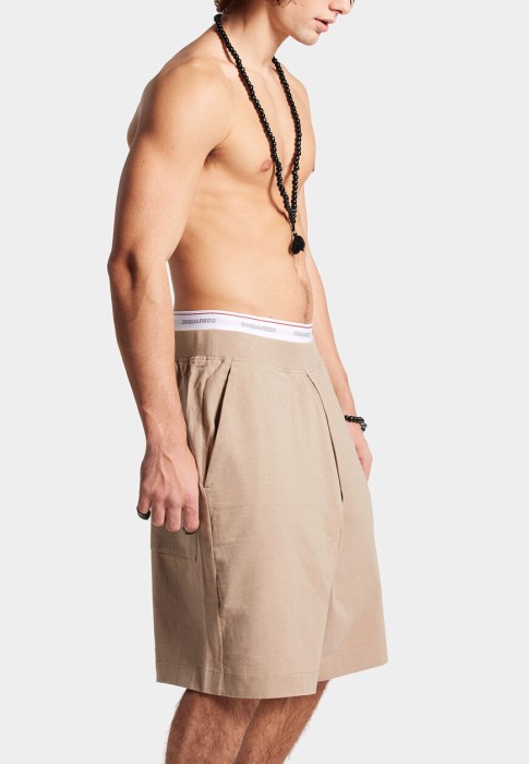 Товар бежевого цвета с внутренней стороны