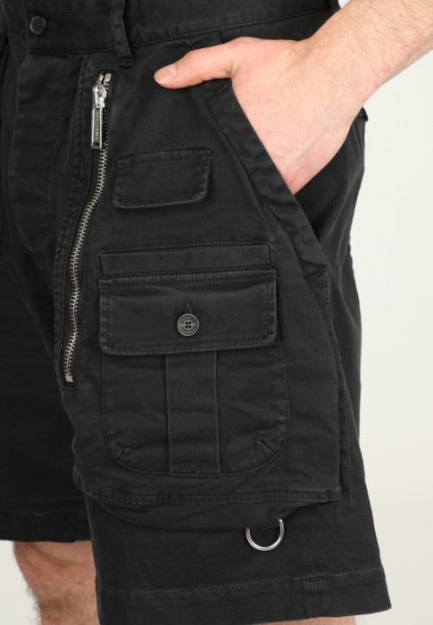 Товар черного цвета с внутренней стороны