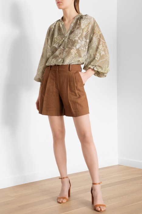 Товар коричневого цвета с внутренней стороны