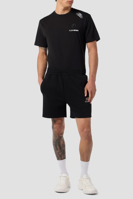 Товар черного цвета с внутренней стороны