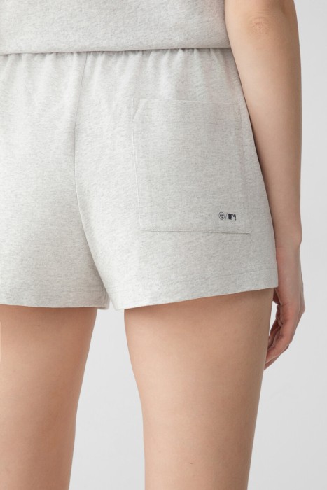 Товар серого цвета с внутренней стороны