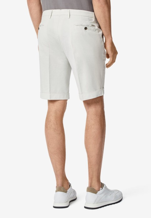 шорты  из италии вид сбоку