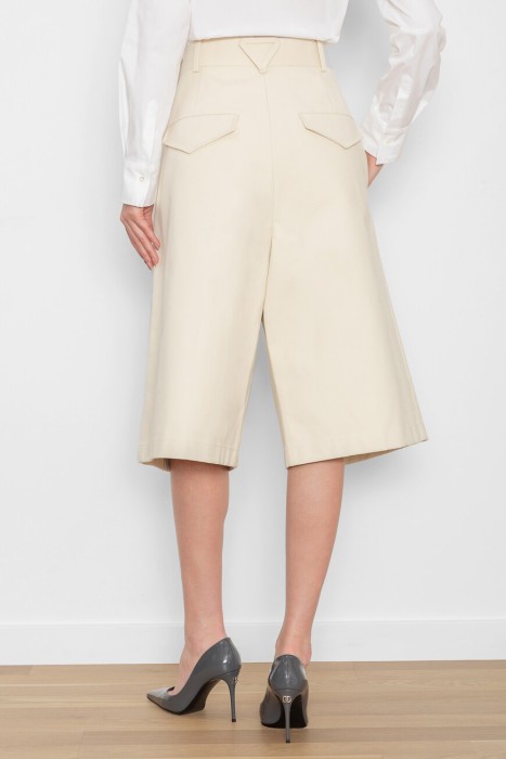 шорты  по цене 51600 руб вид справа