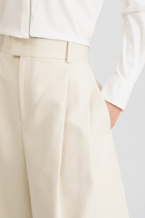 шорты  из италии вид сбоку