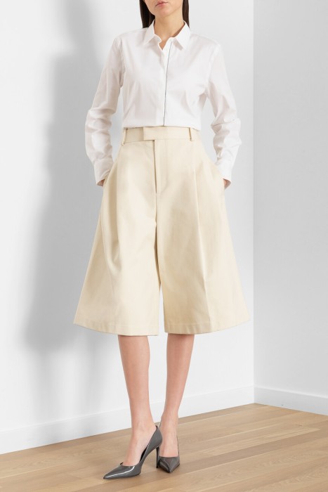 шорты  из хлопка спереди