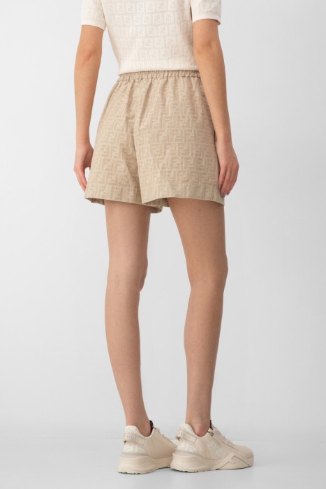 шорты  от бренда fendi вид слева