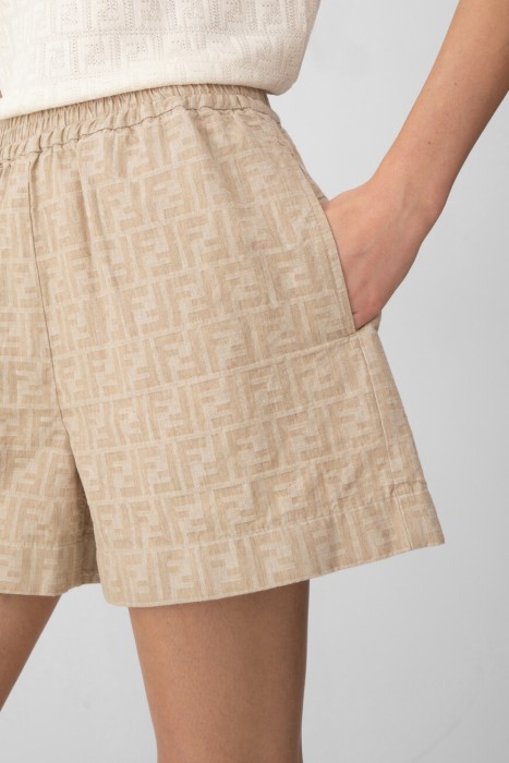 шорты  из италии вид сбоку