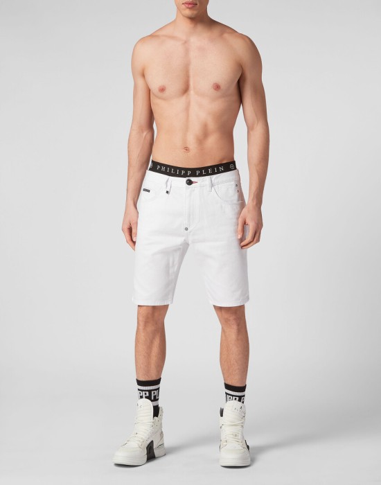 Товар белого цвета с внутренней стороны