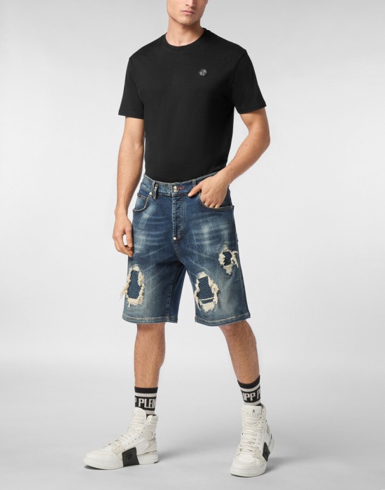 Товар синего цвета с внутренней стороны