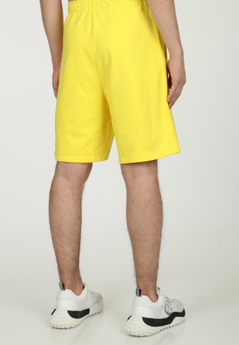 Товар желтого цвета с внутренней стороны