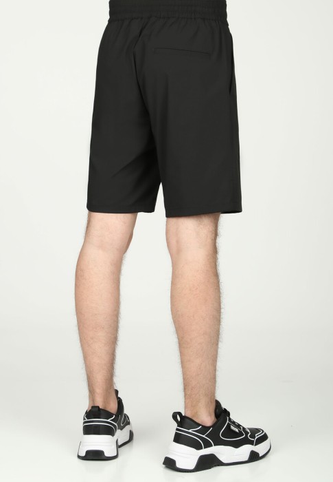 Товар черного цвета с внутренней стороны