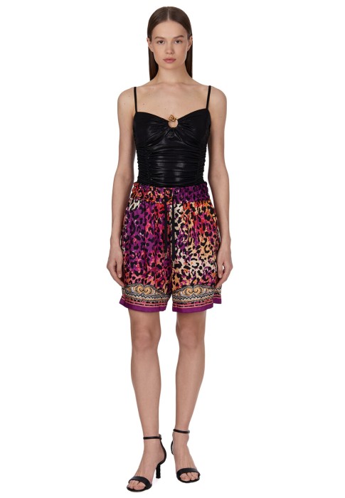 шорты  по цене 31430 руб вид справа