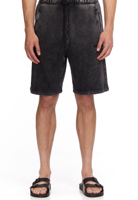 Товар черного цвета с внутренней стороны