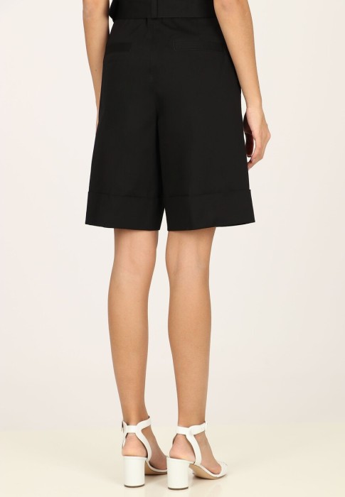 шорты  из италии вид сбоку