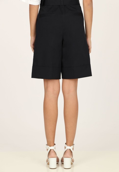 шорты  из италии вид сбоку