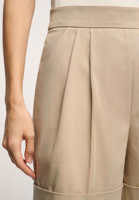 шорты  из италии вид сбоку