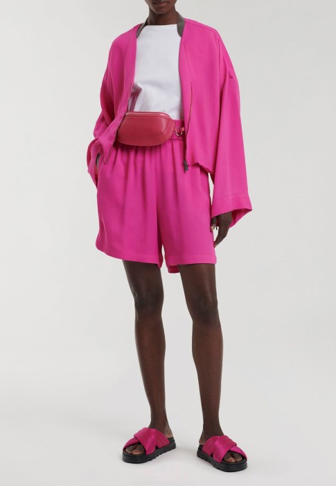 Товар розового цвета с внутренней стороны