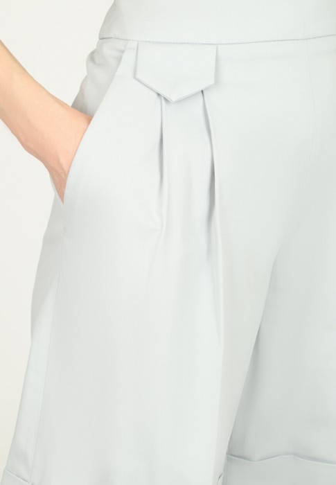 Товар серого цвета с внутренней стороны