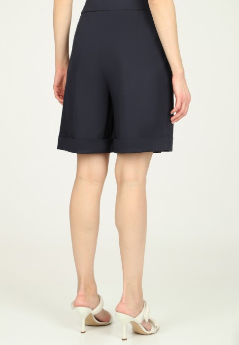 шорты  из италии вид сбоку