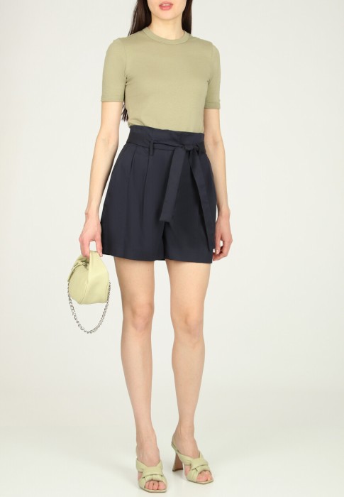 шорты  из италии вид сбоку