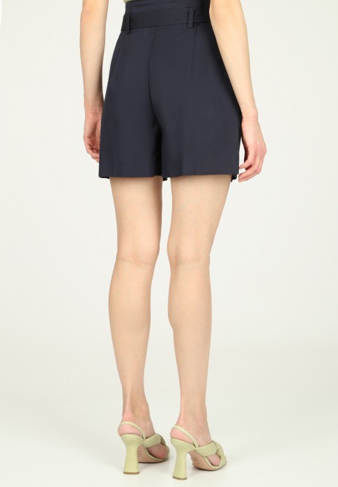 Товар синего цвета с внутренней стороны