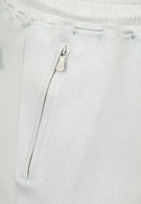 Товар голубого цвета с внутренней стороны