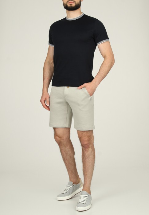 шорты  по цене 32130 руб вид справа