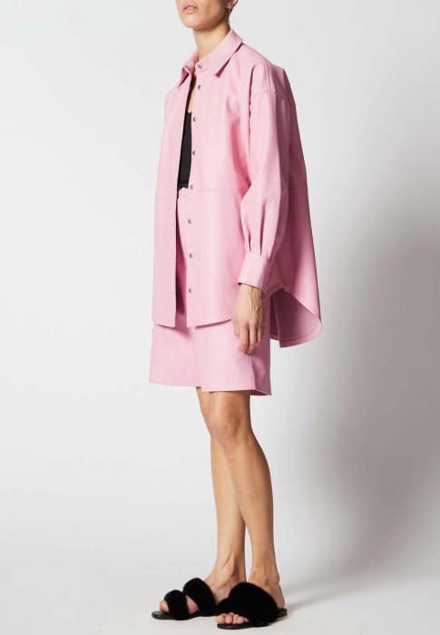 шорты  из италии вид сбоку