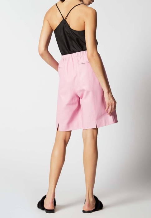 шорты  из проверенных материалов спереди