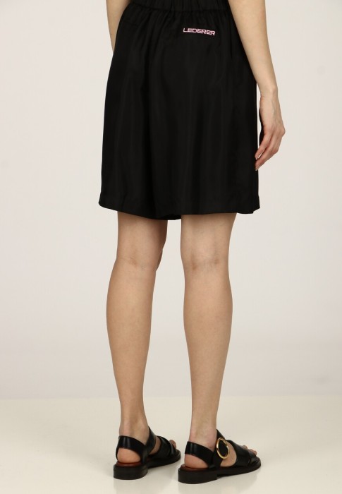 шорты  из италии вид сбоку