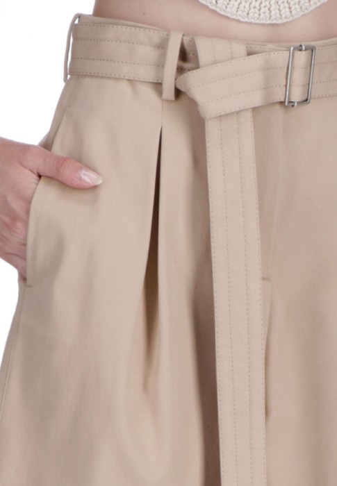 шорты  из италии вид сбоку