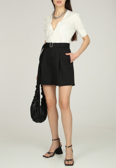 шорты  по цене 60830 руб вид справа