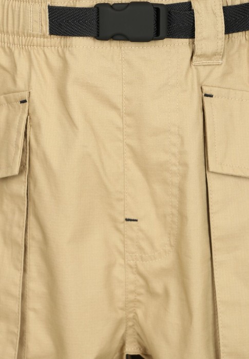 Товар бежевого цвета с внутренней стороны