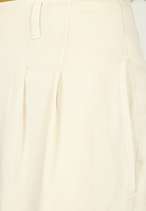 Товар серого цвета с внутренней стороны