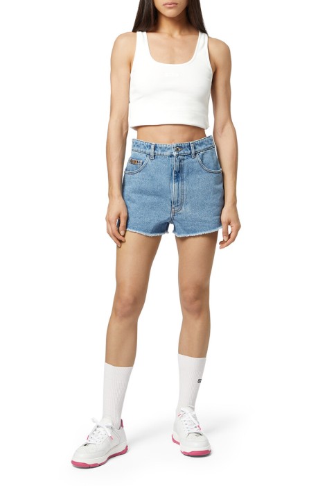 шорты  от бренда gcds вид слева