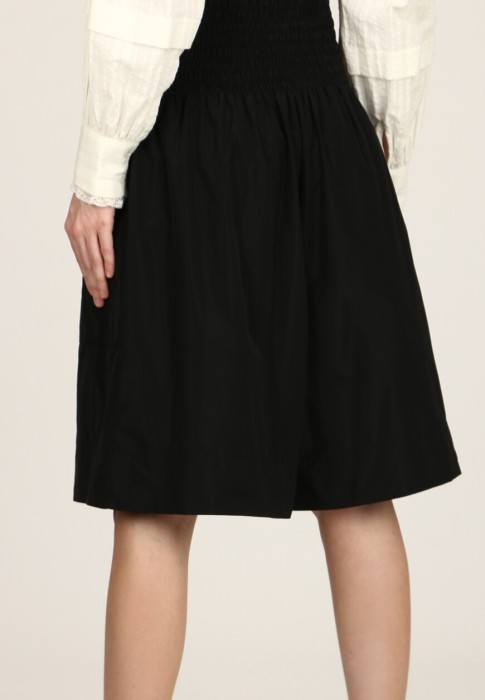 шорты  из италии вид сбоку