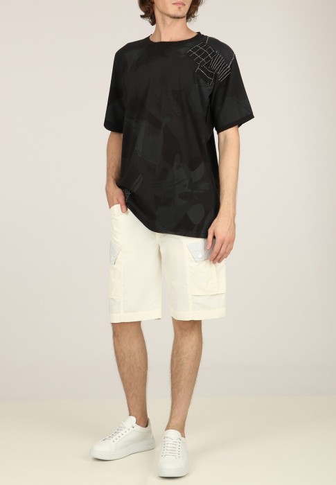 шорты  от бренда maharishi вид слева