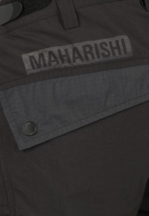 Товар черного цвета с внутренней стороны