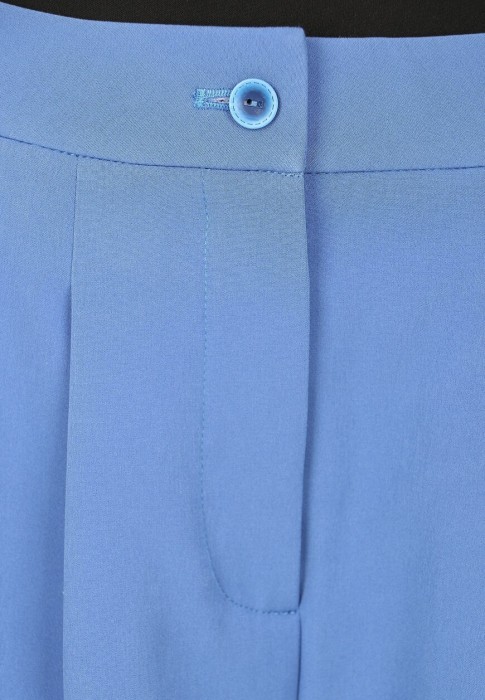 Товар голубого цвета с внутренней стороны