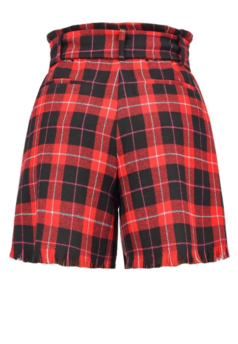 Товар красного цвета с внутренней стороны