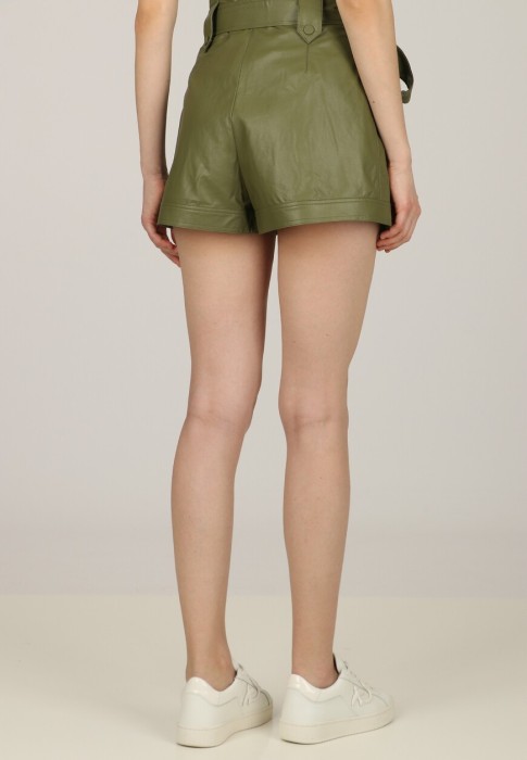 шорты  из италии вид сбоку